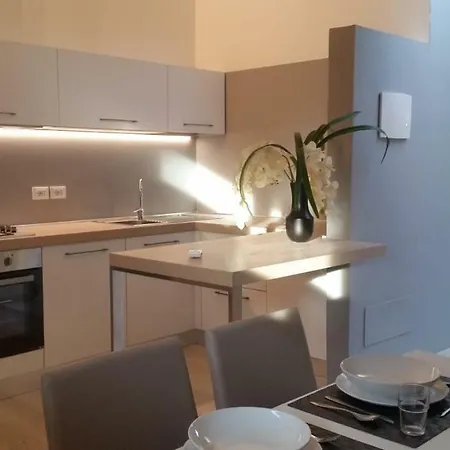 Appartamento/attico/mansarda Διαμέρισμα *