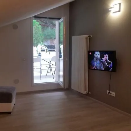 Appartamento/attico/mansarda Διαμέρισμα *