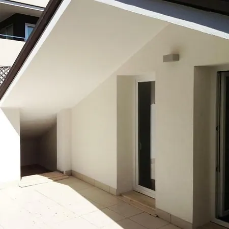Appartamento/attico/mansarda Διαμέρισμα *